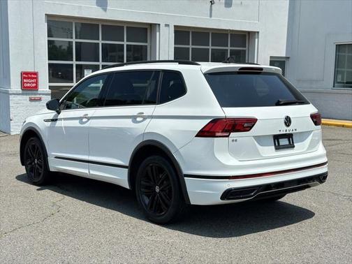 2022 Volkswagen Tiguan 2.0T SE R-Line Black