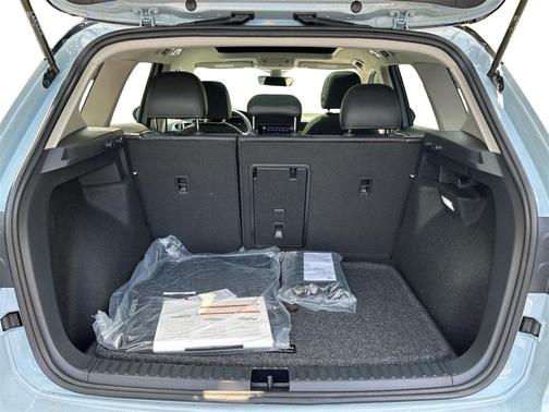 2025 Volkswagen Taos 1.5T SE Black
