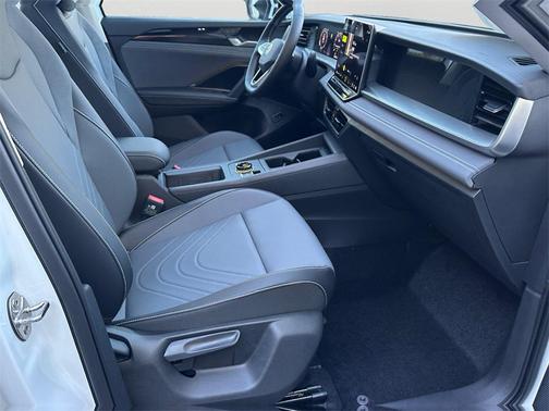 2025 Volkswagen Tiguan 2.0T SE 4MOTION