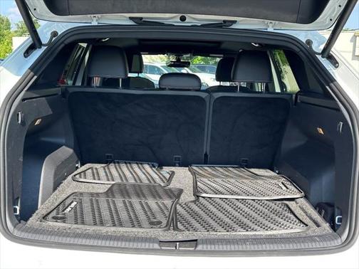 2023 Volkswagen Atlas Cross Sport 2.0T SE w/Technology 4MOTION
