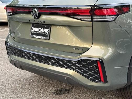 2025 Volkswagen Tiguan 2.0T SE R-Line Black 4MOTION