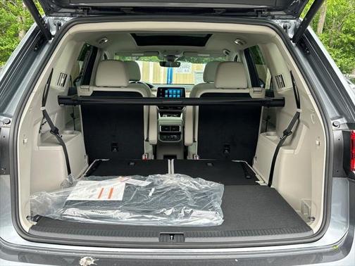 2025 Volkswagen Atlas 2.0T SE w/Technology 4MOTION