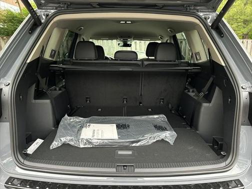 2025 Volkswagen Atlas 2.0T SE w/Technology 4MOTION