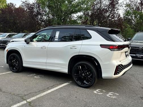 2025 Volkswagen Tiguan 2.0T SE R-Line Black 4MOTION