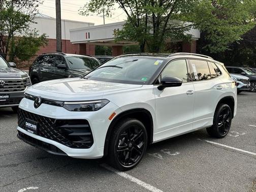 2025 Volkswagen Tiguan 2.0T SE R-Line Black 4MOTION