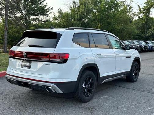 2025 Volkswagen Atlas 2.0T Peak Edition