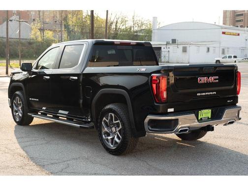 Onyx Black 2026 GMC Sierra 1500 SLT