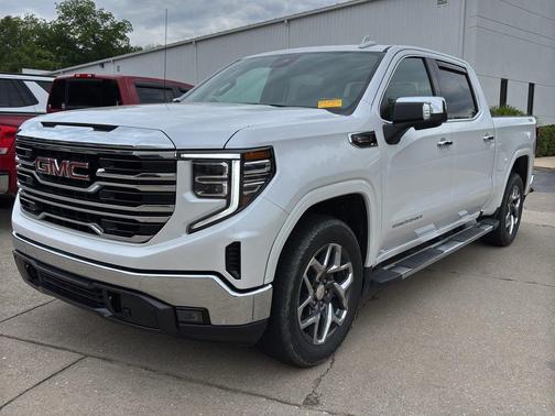 White Frost Tricoat 2024 GMC Sierra 1500 SLT
