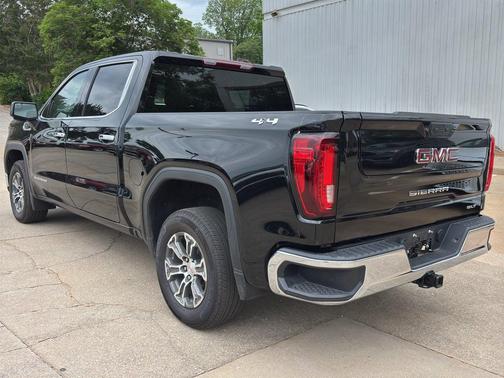 Onyx Black 2025 GMC Sierra 1500 SLT