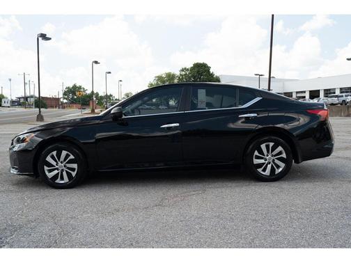 Super Black 2024 Nissan Altima S FWD