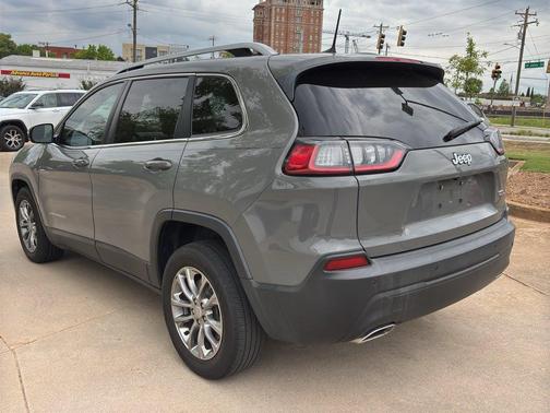 Sting-Gray Clearcoat 2019 Jeep Cherokee Latitude Plus