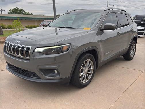 Sting-Gray Clearcoat 2019 Jeep Cherokee Latitude Plus