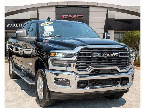 Diamond Black Crystal Pearlcoat 2025 RAM 2500 Big Horn Crew Cab 4x4 6'4' Box