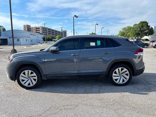 Pure Gray 2022 Volkswagen Atlas Cross Sport 3.6L V6 SE w/Technology