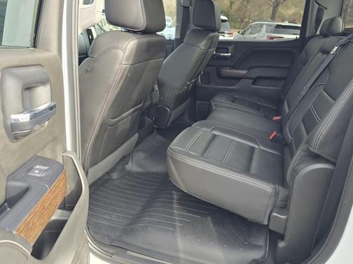 White Frost Tricoat 2018 GMC Sierra 1500 Denali
