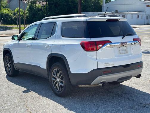 Summit White 2019 GMC Acadia SLT-1