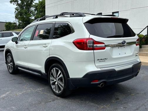 Crystal White Pearl 2022 Subaru Ascent Limited 7-Passenger