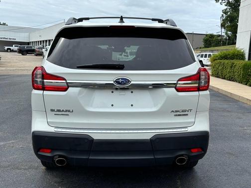 Crystal White Pearl 2022 Subaru Ascent Limited 7-Passenger
