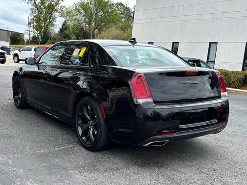 2022 Chrysler 300 Touring