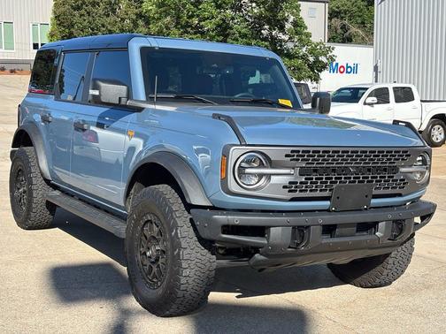 Azure Gray Metallic Tri-Coat 2024 Ford Bronco Badlands