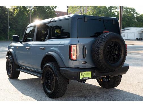 Azure Gray Metallic Tri-Coat 2024 Ford Bronco Badlands