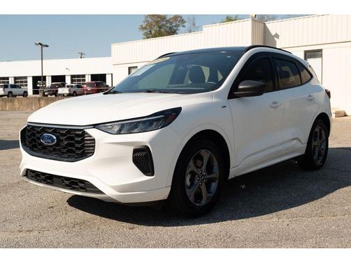 Star White Metallic Tri-Coat 2024 Ford Escape ST-Line