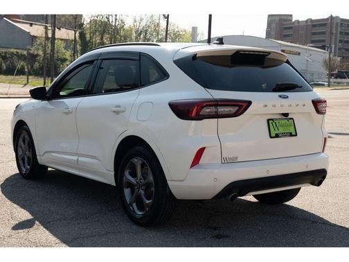 Star White Metallic Tri-Coat 2024 Ford Escape ST-Line
