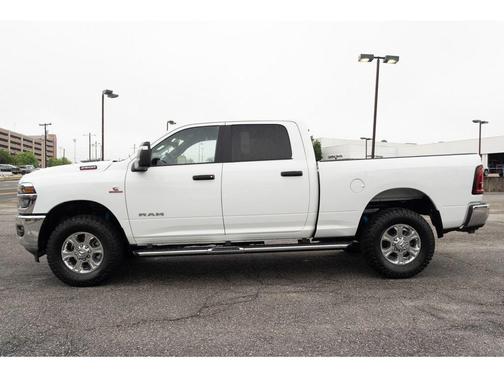 Bright White Clearcoat 2025 RAM 2500 Big Horn Crew Cab 4x4 6'4' Box