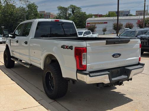 White Platinum Metallic Tri-Coat 2018 Ford F-250 XL