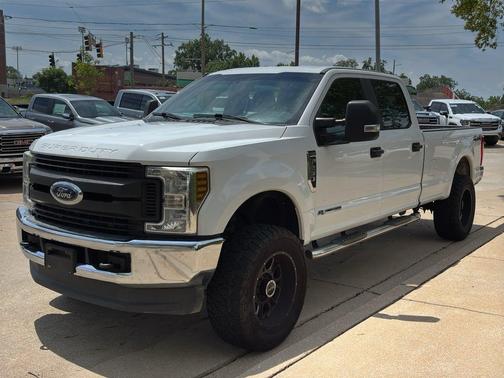White Platinum Metallic Tri-Coat 2018 Ford F-250 XL