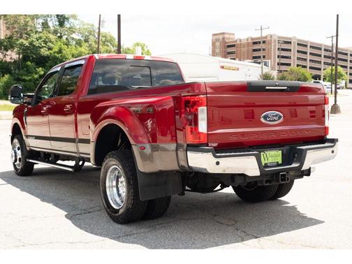Ruby Red Metallic Tinted Clearcoat 2017 Ford F-350 Lariat