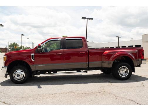 Ruby Red Metallic Tinted Clearcoat 2017 Ford F-350 Lariat