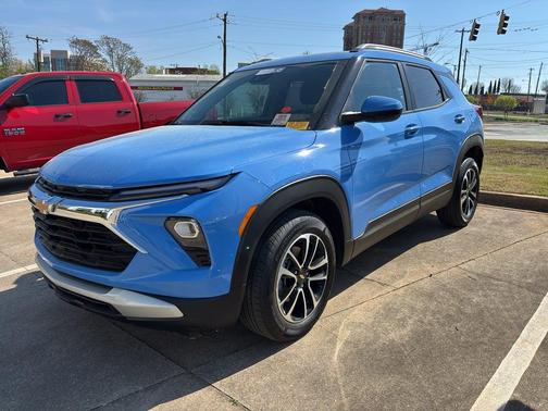 Fountain Blue 2024 Chevrolet Trailblazer LT