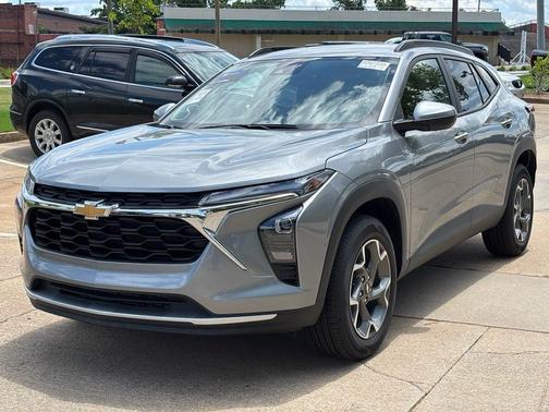 Sterling Gray Metallic 2025 Chevrolet Trax LT