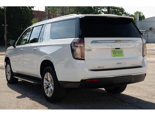 Summit White 2024 Chevrolet Suburban Premier