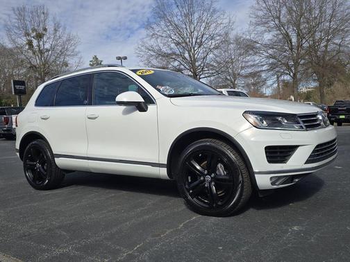 2017 Volkswagen Touareg V6 Wolfsburg Edition