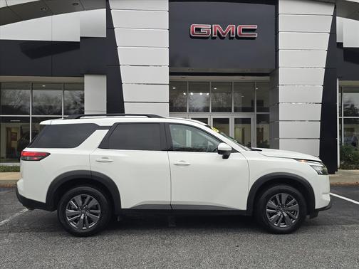 2025 Nissan Pathfinder SV FWD