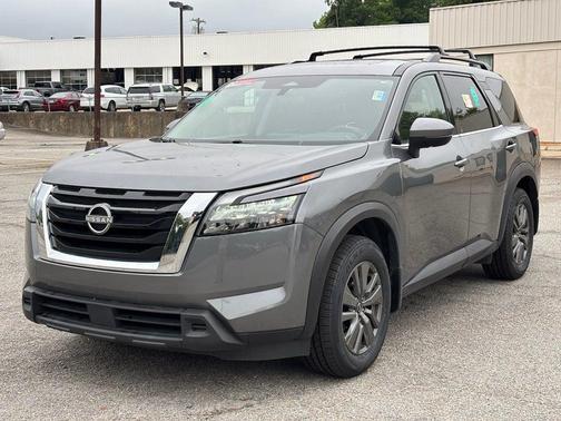 Gun Metallic 2024 Nissan Pathfinder SV FWD