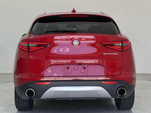 2021 Alfa Romeo Stelvio Base