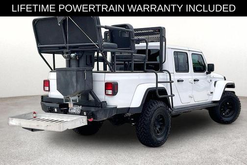 Bright White Clearcoat 2025 Jeep Gladiator Sport