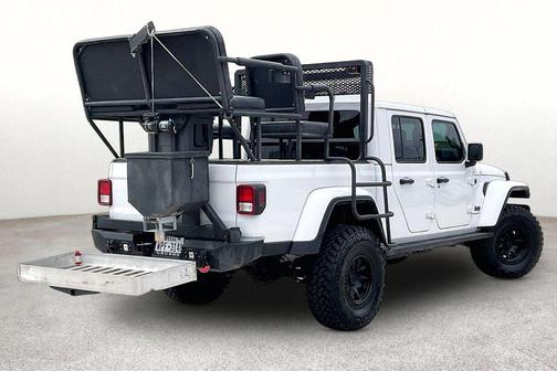 Bright White Clearcoat 2025 Jeep Gladiator Sport