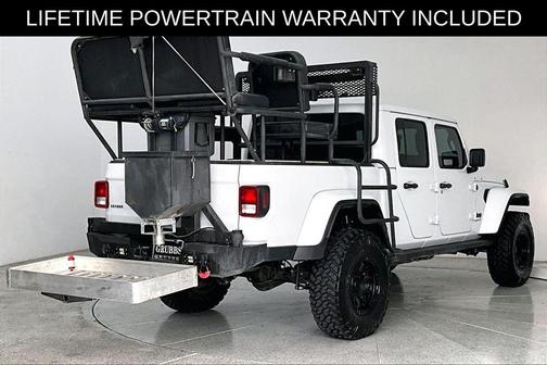 Bright White Clearcoat 2025 Jeep Gladiator Sport