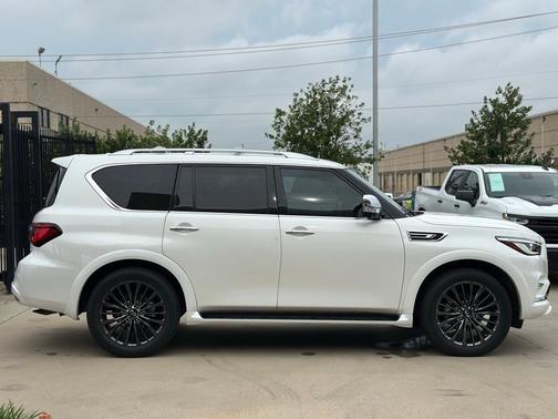 2022 INFINITI QX80 SENSORY