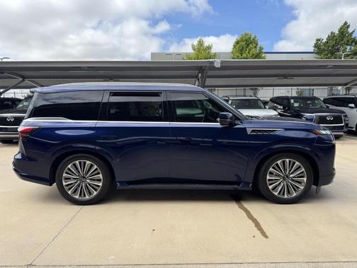 2025 INFINITI QX80 Luxe