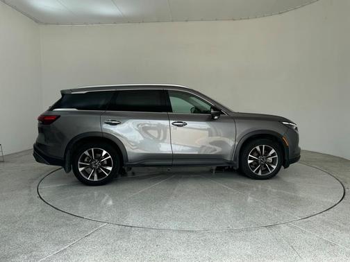 2022 INFINITI QX60 Luxe