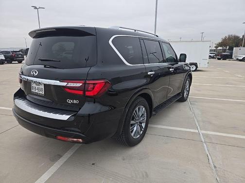 2021 INFINITI QX80 Luxe