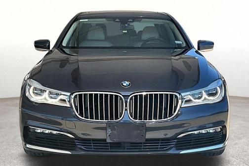 2017 BMW 750 i