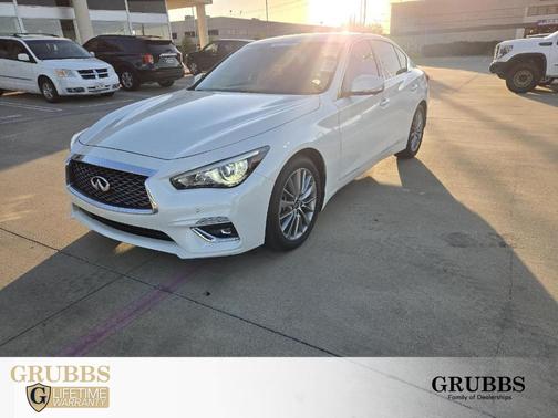 2023 INFINITI Q50 LUXE
