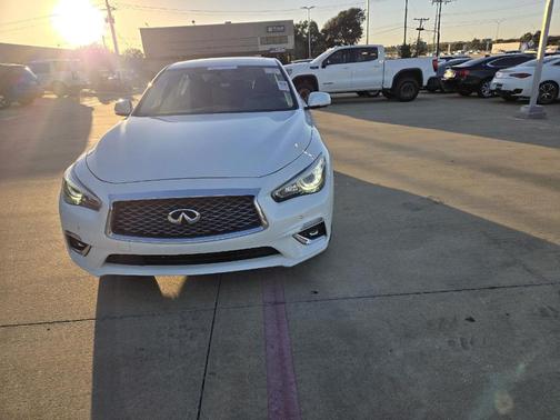 2023 INFINITI Q50 LUXE