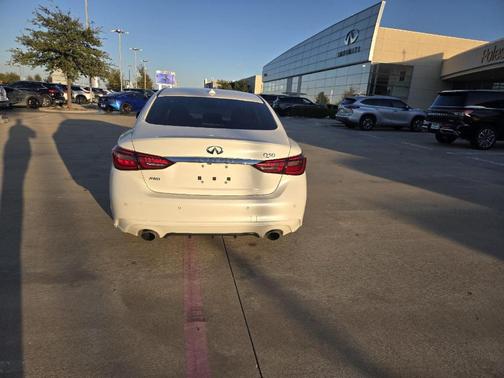 2023 INFINITI Q50 LUXE